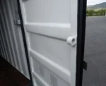 15 Fuß Container mit Elektroinstallation, Lüftungsgittern und Schlüsselschloss – Bild 10