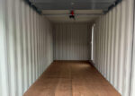 20-Fuß-Transportcontainer mit Garagen-Sektionaltoren – Bild 5