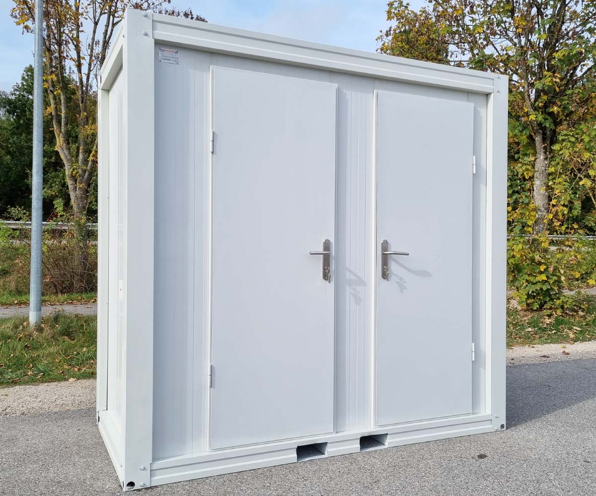 CA.jpg Sanitärcontainer SCD RAL 9002 Grauweiß | H 2335 x B 2400 x T 1200 mm | 2 Türen | 2x WC – Bild 1