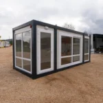 Ausgebauter, verglaster 20-Fuß-Container – Ausstellungsbereit
